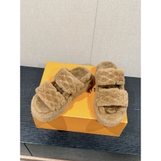 Louis Vuitton Slippers